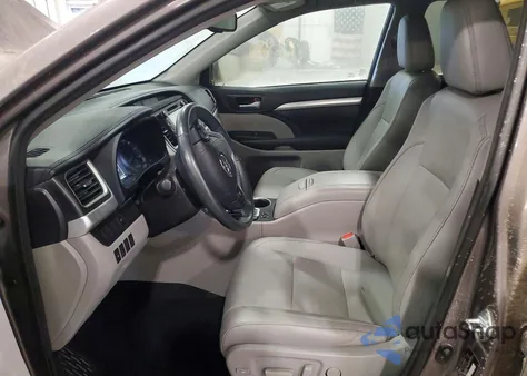 2016 Toyota Highlander Xle z USA, uszkodzony, nr VIN 5TDJKRFH2GS505884